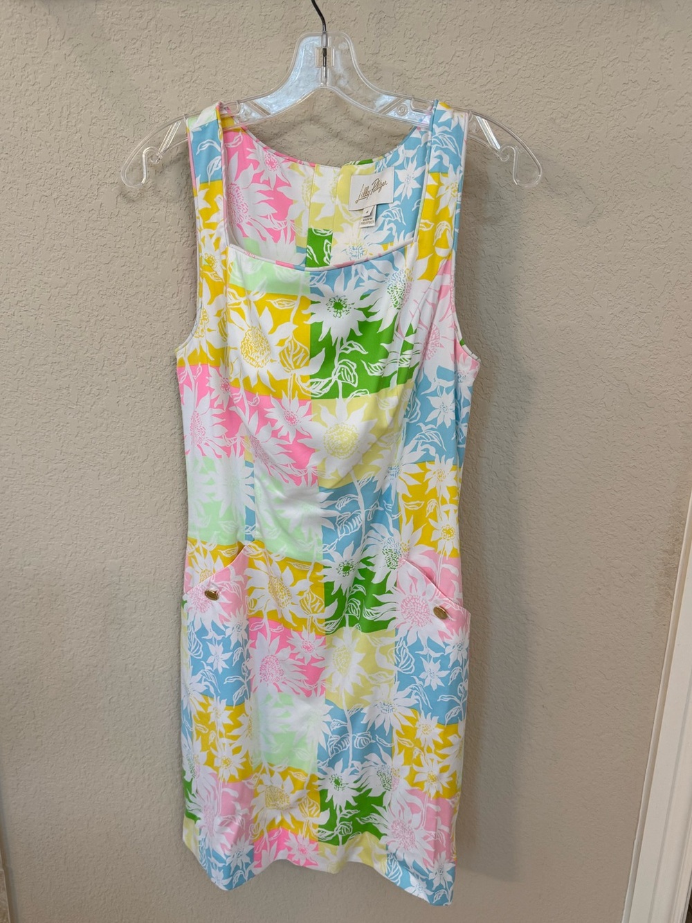 Lilly Pulitzer Pastel Floral, Sleeveless Shift Dress. Size 6. NWOT.